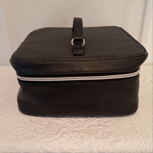 Lancome cosmetic case - NWOT - Picture 4 of 12